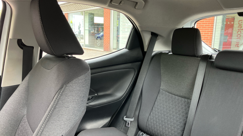 Toyota Yaris 1.5 Hybrid Icon 5dr CVT Hybrid Hatchback